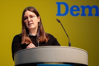 Reichenbacher Wahlforum zur Landtagswahl: Mitbewerberin äußert Unverständnis über Nichteinladung von Stephan Hösl - Landtagskandidatin Luisa Strobel wirft der Landeszentrale für politische Bildung einen „Fauxpas“ vor.