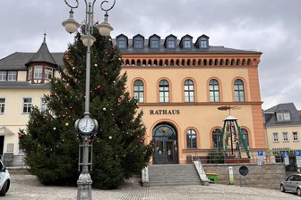 Reichenbachs Oberbürgermeister lädt Ordnungshüter zum Weihnachtskaffeetrinken ein - Die Ordnungshüter sind ins Reichenbacher Rathaus eingeladen.