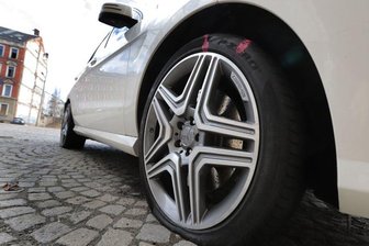 Reifenstecher in Chemnitz: Zehn neue Fälle angezeigt - Die Tatorte lagen dieses Mal am Zöllnerplatz, an der Blankenauer Straße, Lohrstraße und Annaberger Straße.