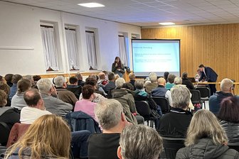 Reinsberg: Enttäuschung bei Einwohnerversammlung zur Windkraft - Rund 150 Reinsberger waren am Mittwochabend zur Einwohnerversammlung ins Dörfliche Gemeinschaftszentrum gekommen. Es ging um die Windkraft.