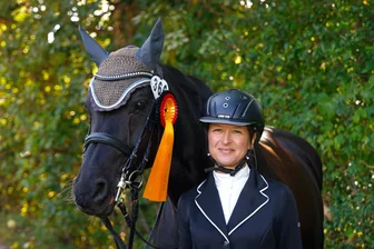 Reitsport in Oberlungwitz: Juliane Günther meistert 40 Prüfungen in einer Saison - Juliane Günther mit ihrer Stute Lilly.