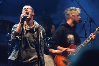 Reizgas-Zwischenfall trübt Rochlitzer Open Air - Am Samstag traten im Jugendtreff Szene in Rochlitz beim 20. Openair unter anderem die Leipziger der Band Sheer Invention auf.