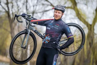 Rekordverdächtig: Meldeliste für Sachsens härtesten Marathon im Erzgebirge knackt die 1300 - Bahnradsportler und Weltmeister Joachim Eilers gibt am Sonnabend in Eibenstock beim 30. Drei-Talsperren-Marathon den Startschuss.