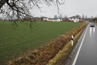 Remse kritisiert Oberwieras Pläne für XXL-Solarpark - Zwischen Oberwiera und Neurkirchen ist - direkt neben einem neuen Wohngebiet - ein Solarpark geplant. 
