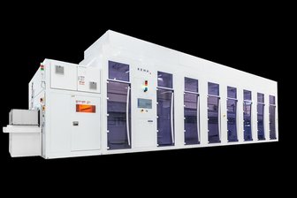 Rena Technologies mit Niederlassung in Freiberg präsentiert Innovationen auf der Semicon-Messe in Tokio - Eine Produktionsmaschine für TGV-Glas-Paneele der Rena Technologies GmbH.