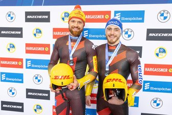 Rennrodler Florian Müller aus Annaberg-Buchholz startet mit Rekordweltmeister im Doppelsitzer durch - Florian Müller (rechts) und Toni Eggert stellten in Lillehammer im ersten Lauf mit 46,807 Sekunden einen neuen Bahnrekord auf und sicherten sich am Ende den Sieg im ersten Weltcuprennen der Saison.