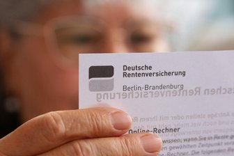 Rentenpunkte kaufen – warum Steuervorteile nicht alles sind - Wollen Sie früher in Rente gehen? Dann können Sie mögliche Abschläge durch freiwillige Rentenzahlungen ausgleichen.