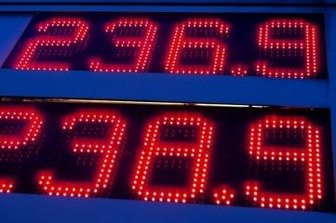 Rentner entdeckt auf Bon Spritaufschlag - Hohe Dieselpreise belasten auch Unternehmen. 