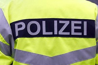 Rentner und Jugendlicher liefern sich Schlägerei im Straßenverkehr -