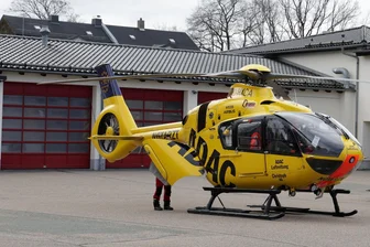 Rettungshubschrauber bringt Notarzt nach Glauchau: Wo er im Stadtzentrum gelandet ist - „Christoph 46“ - hier bei einem Einsatz in Hohenstein-Ernstthal - ist in Glauchau gelandet.