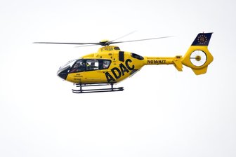 Rettungshubschrauber im Einsatz: Motorradfahrer bei Unfall im Vogtland schwer verletzt - Ein Rettungshubschrauber brachte einen verletzten Motorradfahrer nach Zwickau ins Krankenhaus.