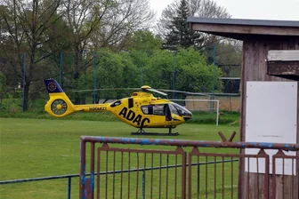 Rettungshubschrauber landet auf dem Corsoplatz in Glauchau: Das war der Grund für den Einsatz - Der Rettungshubschrauber „Christoph 46“ ist am Donnerstagvormittag auf dem Corsoplatz gelandet.