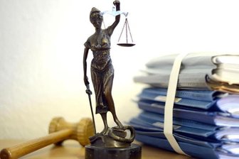 Revolution Chemnitz: Angeklagter räumt Schläge ein - 