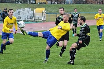 RFC: Bessere Voraussetzungen gab es nie - Der einzige Nachteil: Reichenbach muss auf seinen Knipser Niclas Schmelzer (am Ball) verzichten , der verletzungsbedingt ausfällt.