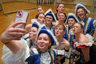 Rhythmus im Blut: Wie die Tanzgruppe Leubsdorf die Szene bereichert - Fleißig füttern die Leubsdorfer Tänzerinnen die sozialen Netzwerke: Regelmäßig berichten sie von Ereignissen.