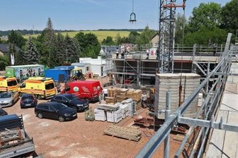 Richtfest für Rettungswache - An der neue Rettungswache in Gersdorf ist am Mittwoch Richtfest gefeiert worden. Nächstes Jahr soll sie fertig sein.