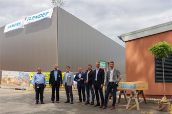 Richtfest für zwei neue Hallen in Penig - Die Projektverantwortlichen der beiden im Bau befindlichen Hallen in Penig.