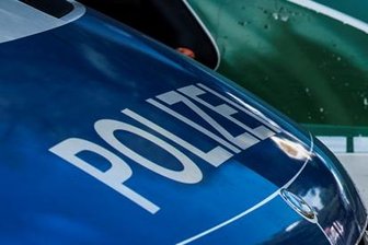 Riesa: Reichskriegsflagge an Sendemast angebracht - 