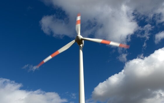 Riesenlücke beim Ausbau der Windkraft in Sachsen - Sachsen will Braunkohle durch Strom aus Wind und Sonne ersetzen. Bislang ist man von diesem Ziel noch weit entfernt.