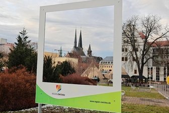 Riesenrahmen: Glauchau steht mit auf der Warteliste - Der im Juli medienwirksam eingeweihte Fotopunkt im Muldeparadies in Zwickau ist bisher der einzige im Landkreis geblieben. Dabei haben bereits neun weitere Orte Bedarf angemeldet. 