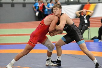 Ringen: Anton Vieweg für Europameisterschaft nominiert - In der Bundesliga ringt Anton Vieweg (rechts) für Markneukirchen. Seine sportlichen Wurzeln liegen aber in Lugau.