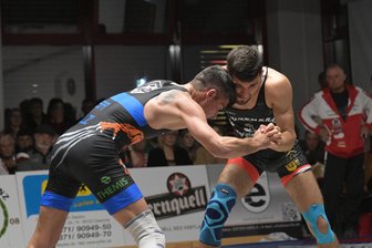 Ringen: Lugauer Trainer baut sein Team vor Regionalliga-Duell gegen Potsdam um - Starke Würfe, Schwächen am Boden: Ob Iqbal Sakhizada (r.) gegen Potsdam ran darf, ist noch offen.