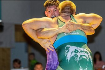 Ringer-Comeback: Medaillentraum für Klassiker vom FC Erzgebirge Aue platzt früh - Veilchen Connor Sammet – hier im Duell mit Christian John in Nürnberger Diensten – hatte nur einen kurzen Auftritt bei der Europameisterschaft der U 23 in Albanien.