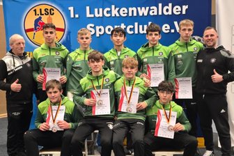 Ringer des FC Erzgebirge Aue münzen Trainingsfleiß in Medaillen um – aber nicht alle müssen auf die Matte - Das Auer Team der U 17 trat in Luckenwalde zur mitteldeutschen Meisterschaft an.