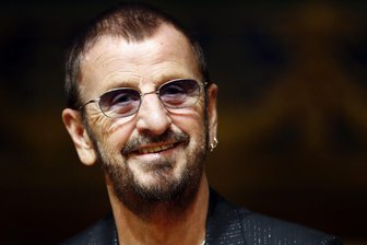 Ringo Starr kommt nach Zwickau: Der späte Siegeszug des "Je-Je-Je" - Wirbelt die Trommelstöcke in Zwickau: Ringo Starr.