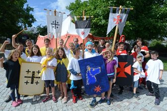 Ritter schlagen ihre Zelte auf - 