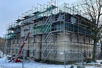 Rittergut Bösenbrunn: Gemeinde zieht Reißleine - Das Rittergut Bösenbrunn wird saniert - aktuell noch im ersten Bauabschnitt, dem Dachgeschoss.
