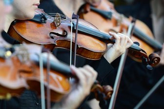 Robert-Schumann-Konservatorium in Zwickau lädt ein: Bach, Mozart und mehr - Die Streicher des Konservatoriums stellen sich in einem Konzert vor.