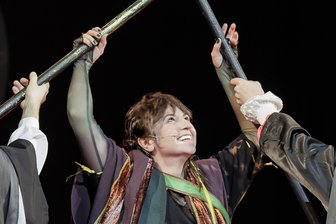 „Robin Hood“-Premiere in Zwickau: „Sie essen Katzen!“ - Sophia Bauer kämpft als „Robin Hood“ für Gerechtigkeit und Liebe.