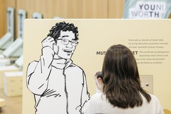 Rochlitz: Ausstellung „Youniworth“ kommt in Grundschule - Die Ausstellung „Youniworth“ zu Jugend und Migration beginnt in Rochlitz.