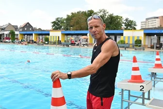 Rochlitz sucht schon wieder einen Bademeister - Tom Hennig arbeitet seit diesem Jahr im Rochlitzer Stadtbad.