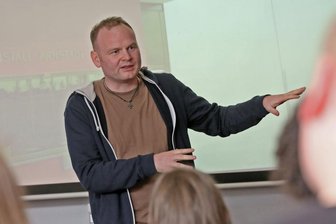 Rochlitzer Autor schreibt gegen Verbrechen an - Ronny Ritze arbeitet als Schreibtrainer mit "Menschen in Krisen", wie er sagt. 