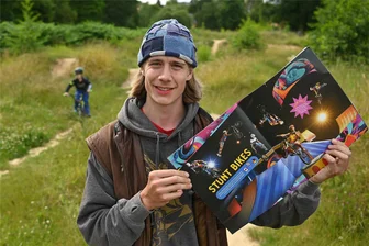 Rochlitzer Einradprofi verteidigt Weltmeister-Titel - Mimo Seedler war vor kurzem in seiner ehemaligen Heimatstadt Rochlitz.