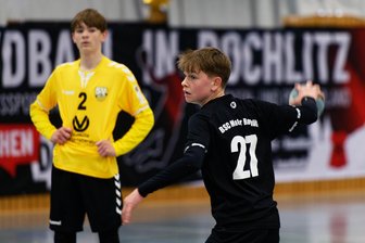 Rochlitzer Handballer landen erneut unter den besten drei Teams - Kreativer Rückraumspieler: Trainersohn Toni Eckelt glänzte beim Saisonfinale nicht nur mit 8 Toren, sondern auch mit frechen Anspielen an den Kreis.