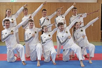 Rochlitzer Karateka starten zweites Halbjahr in der Steiermark - Die zehn Kämpfer aus Rochlitz und Stollberg zeigen bereits, wo es in Österreich hingehen soll.