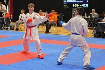 Rochlitzer überzeugen auf den Matten in Belgien - Marvin Striesche (in Rot) überraschte und erkämpfte sich Bronze in seiner Alters- und Gewichtsklasse. 
