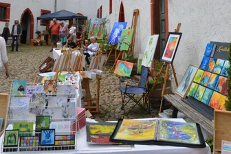 Rochsburg: Kunstmarkt lockt am 14. Juni auf die Burghöfe - Auf Schloss Rochsburg findet am 14. Juni ein Kunstmarkt statt.