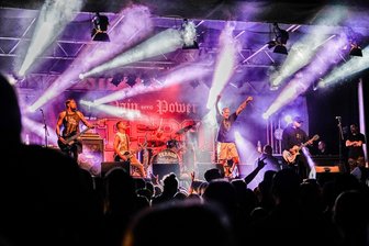 „Rock auf dem Berg“-Festival in Pobershau: „Ja sind die denn alle verrückt geworden?“ - Die Hardcoreband Terror aus den USA „zerlegte“ wortwörtlich den Katzenstein.