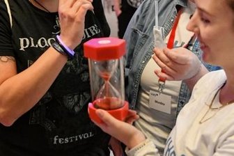 Rock gegen Krebs versetzt Freiberger Tivoli in Schwingungen -