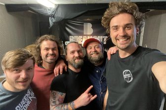 Rockbands wollen Alten Schlachthof in Stollberg beben lassen - Die Breakout-Jungs haben schon mit DJ Antoine, Tom Gregory, Jupiter Jones und Phil Campbell (Motörhead) gespielt.