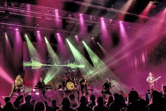 Rockshow aus Irland bringt Hits der 70er-, 80er- und 90-Jahre nach Limbach-Oberfrohna - Die Rockshow „Rock Rising“ ist bald in der Stadthalle Limbach-Oberfrohna zu Gast.