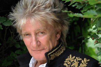 Rod Stewart bringt neues Album heraus - Rod Stewart posiert für sein neues Album "The Tears Of Hercules". Vielleicht weiß ja die Fotografin, was er mit den "Tränen des Herkules" genau meint: Sie ist seine Frau.