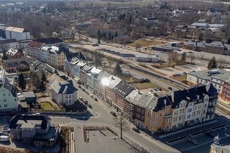 Rodewisch plant Stelle für Citymanager - Das Zentrum von Rodewisch von oben: Bevölkerungsrückgang, Digitalisierung, Klimaschutz, Strukturwandel im Einzelhandel sind Entwicklungen, die Kommunen vor große Aufgaben stellen. Ein Citymanager soll diese bald anpacken.