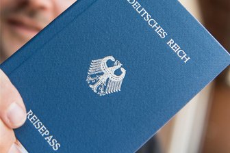 Rodewisch: Vortrag über Reichsbürger-Szene - Die Reichsbürger lehnen die Bundesrepublik ab und geben eigene Dokumente wie Reisepässe heraus.