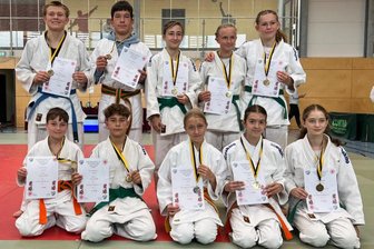 Rodewischer Judoka auf vielen Matten unterwegs und erfolgreich - Die Rodewischer Nachwuchsjudoka bei der Bezirksmeisterschaft in Adorf.