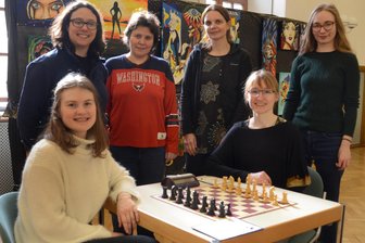 Rodewischer Schachmiezen auf Kurs Klassenerhalt - Die Rodewischer Schachmiezen (von links) Fiona Sieber, Marina Brunello, Julia MovsesJan, Zuzana Hagarova, Maria Schöne und Alicja Sliwicka) haben beim, Heimspielwochenende drei Punkte zu Hause behalten.